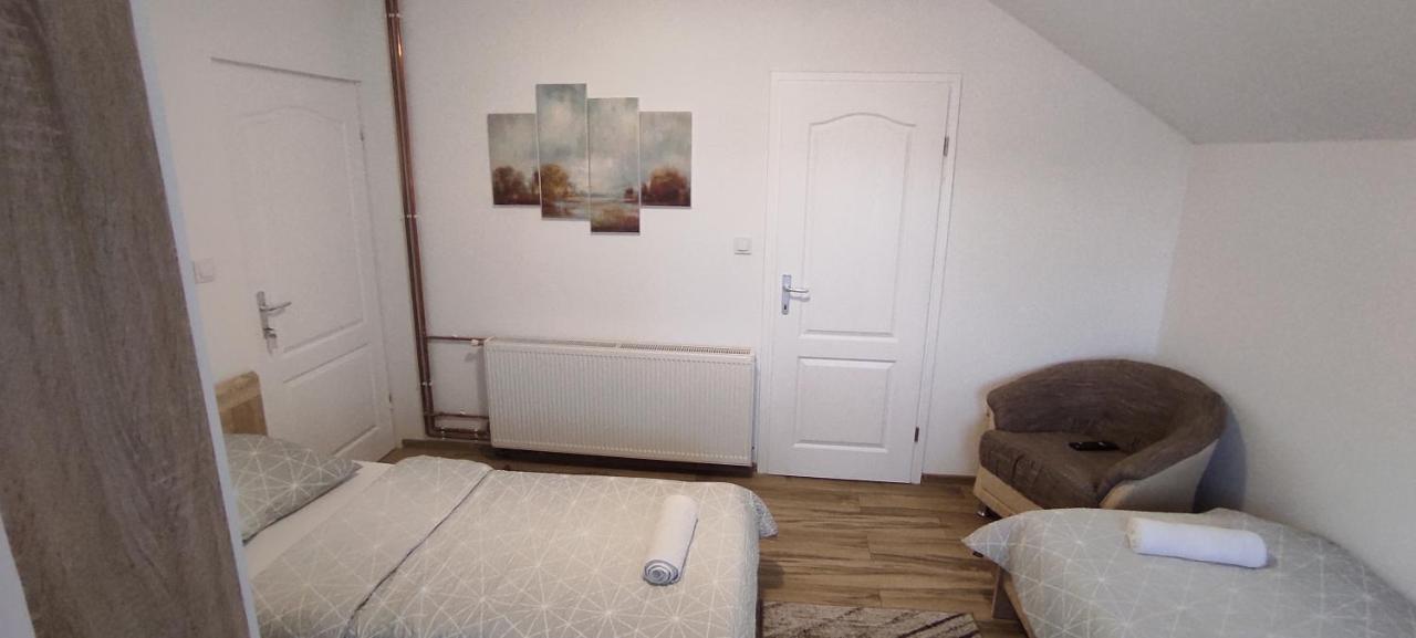Apartman Majetic Otočac Esterno foto
